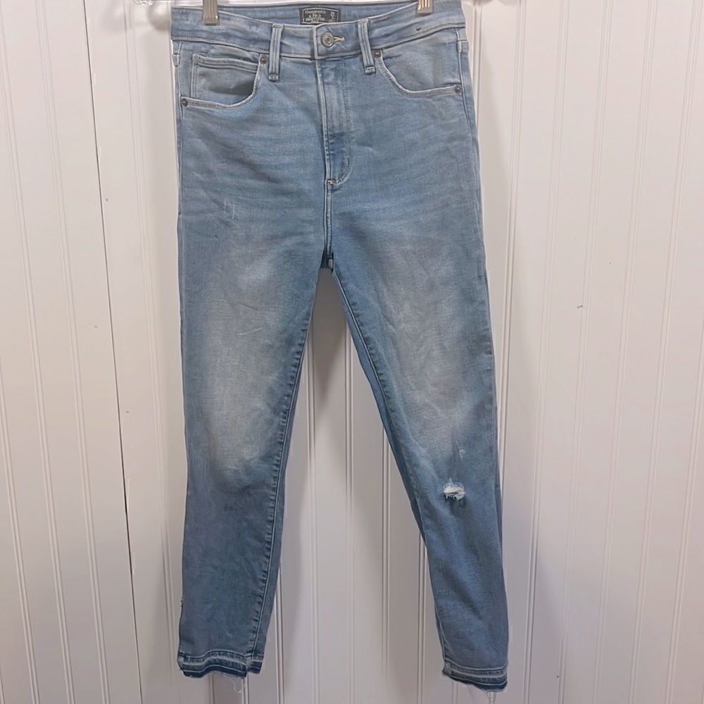 Abercrombie & Fitch Simons high rise ankle jeans